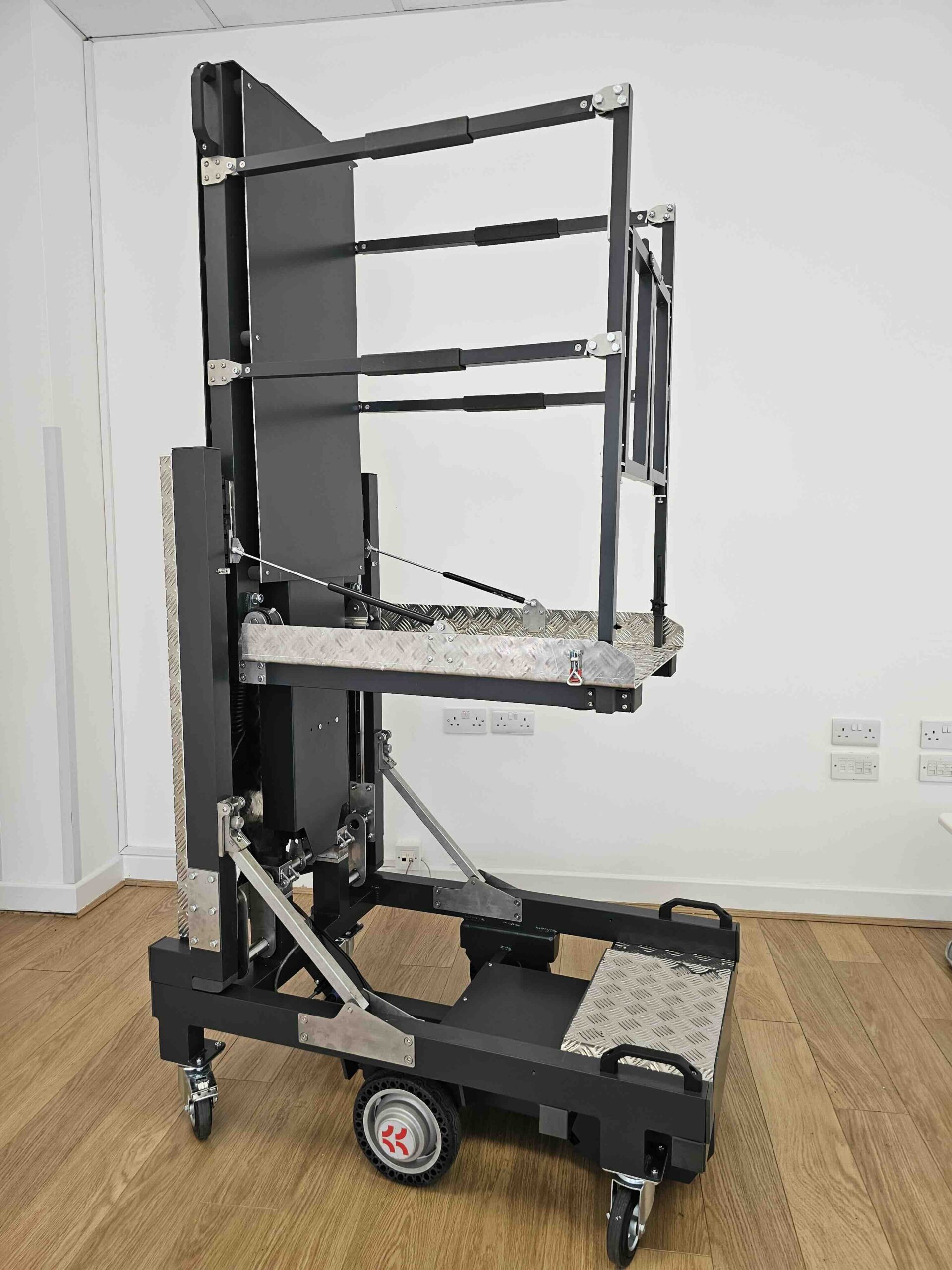 240616 CS PIII_130124 C Surf One - the first selfpropelled modulare mobile elevating platform MEWP